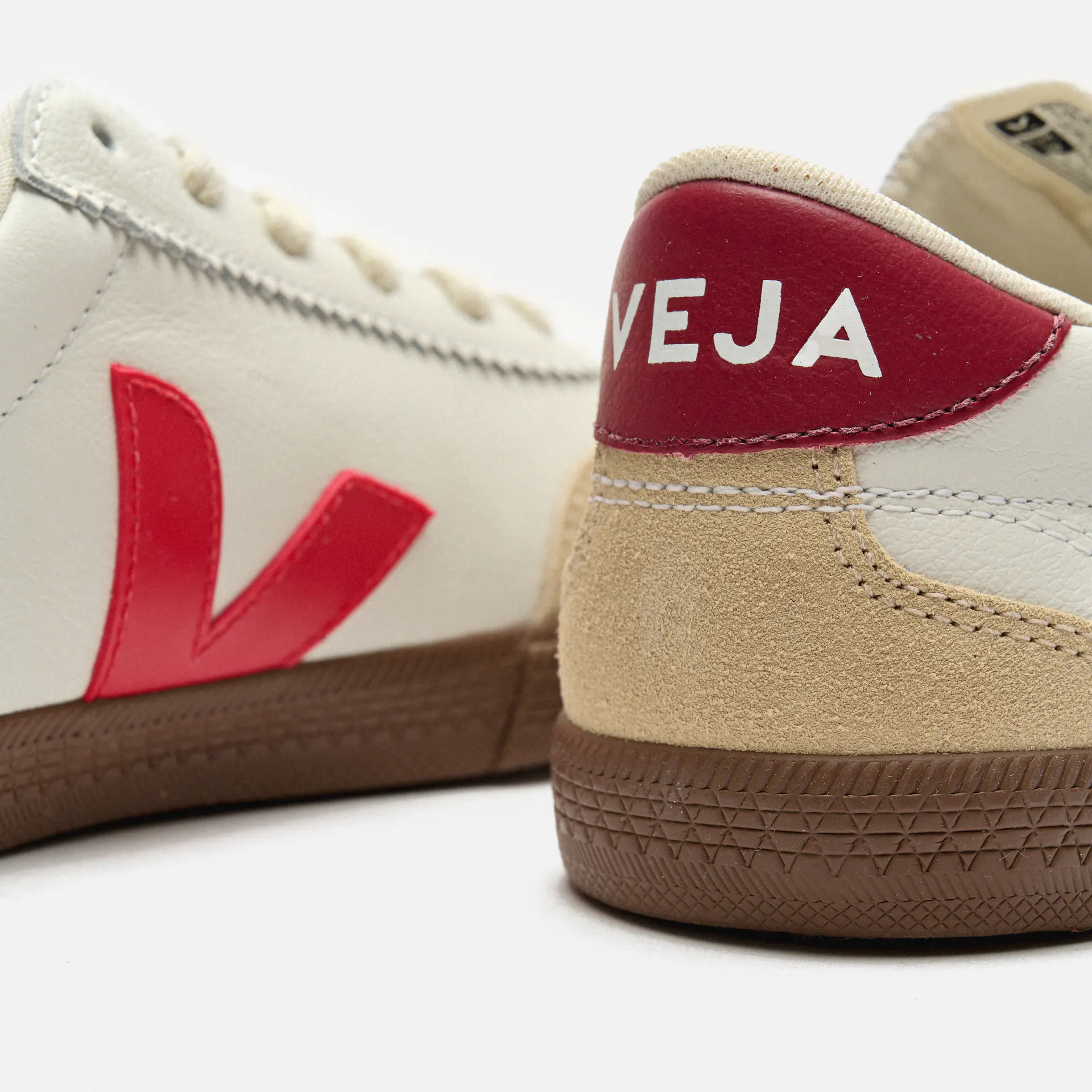 Veja Volley O.T. Leather Sneaker White/Peking/Bark