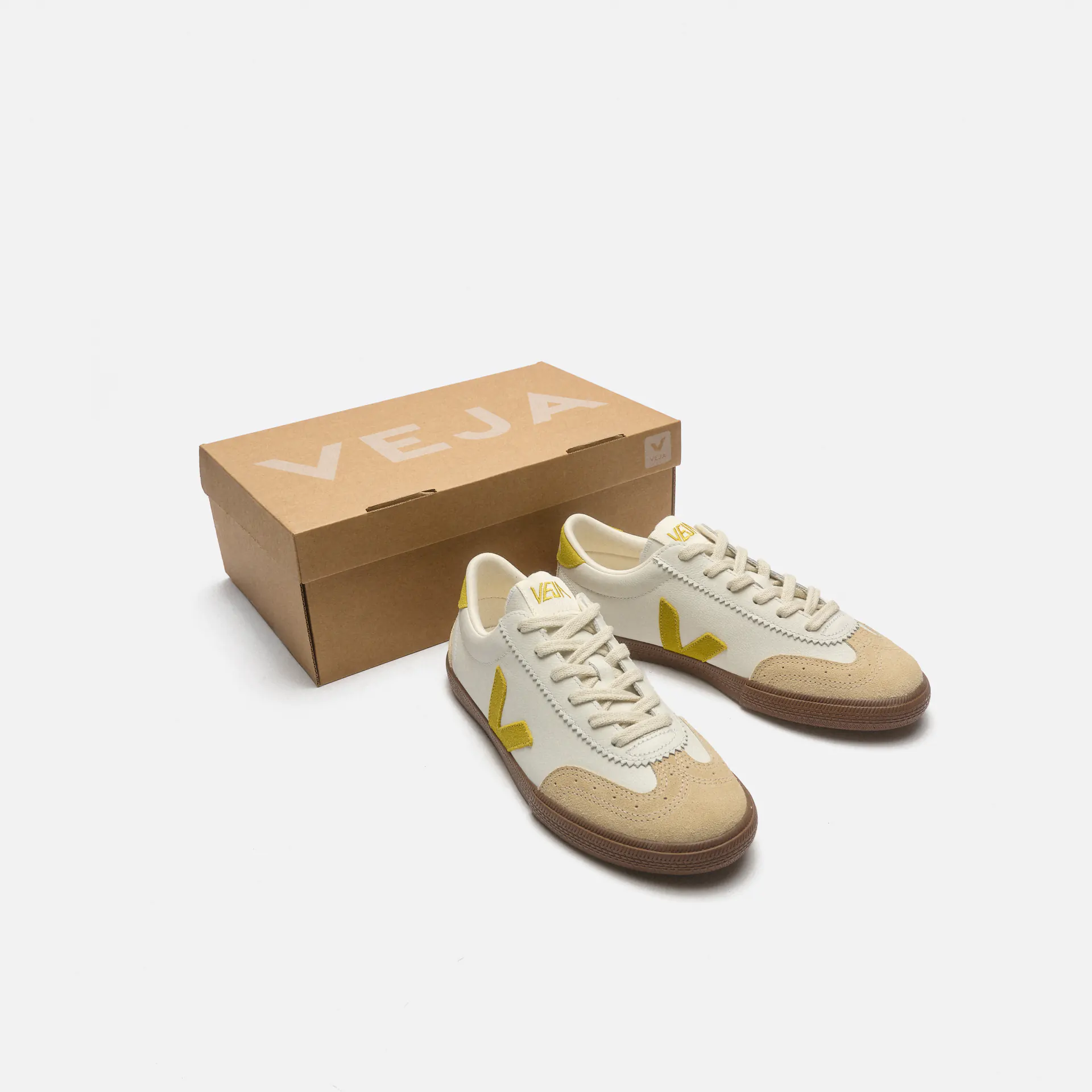 Veja Volley O.T. Leather Sneaker White/Liquor/Bark