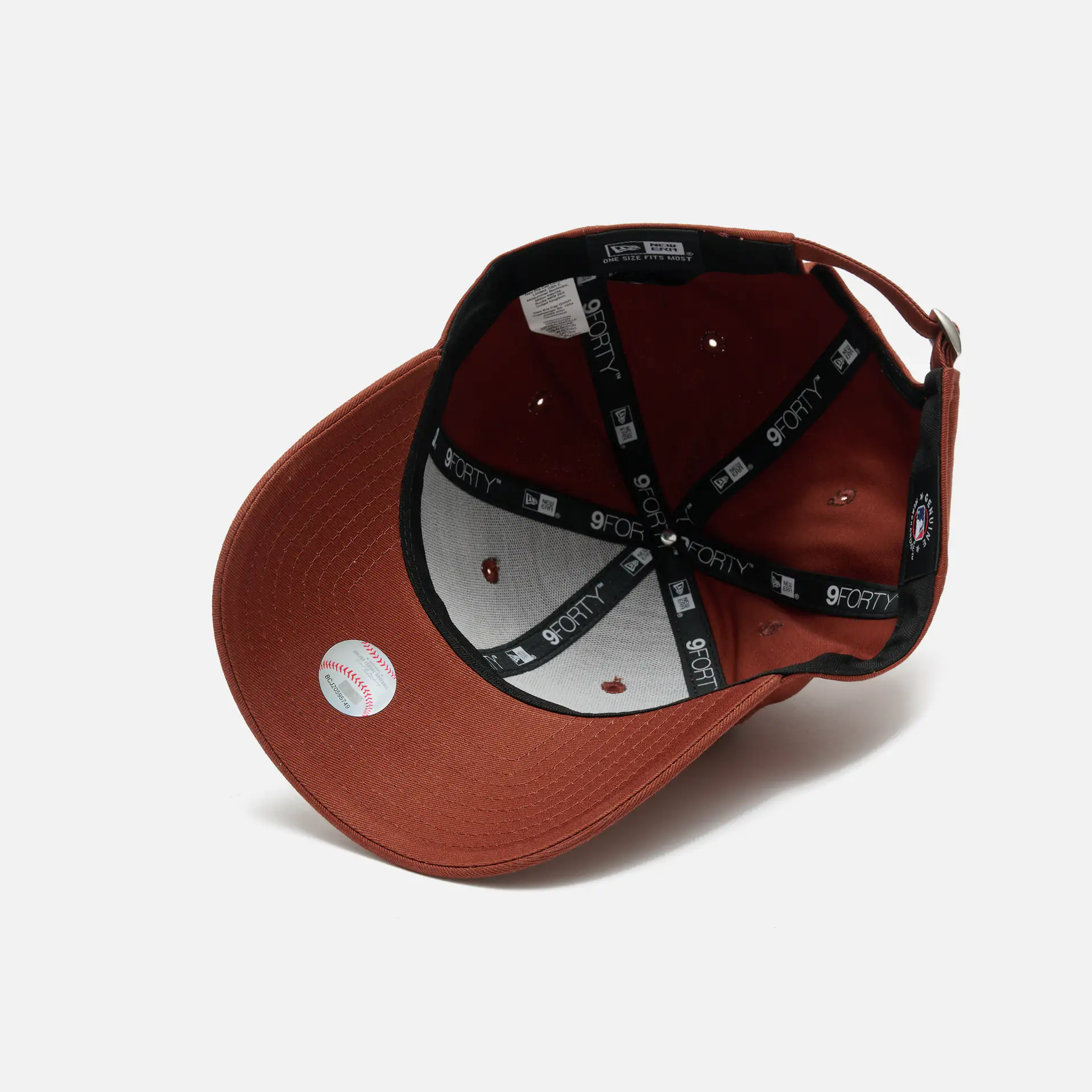 New Era MLB Chicago White Sox League Essential 9Forty Strapback Cap WBASTN